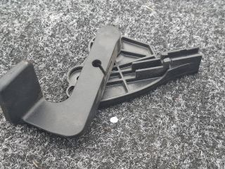 bontott AUDI A4 B6 Motorháztető Nyitó Kar / Gomb