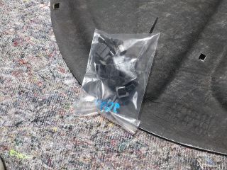 bontott AUDI A4 B6 Motorháztető Szigetelés