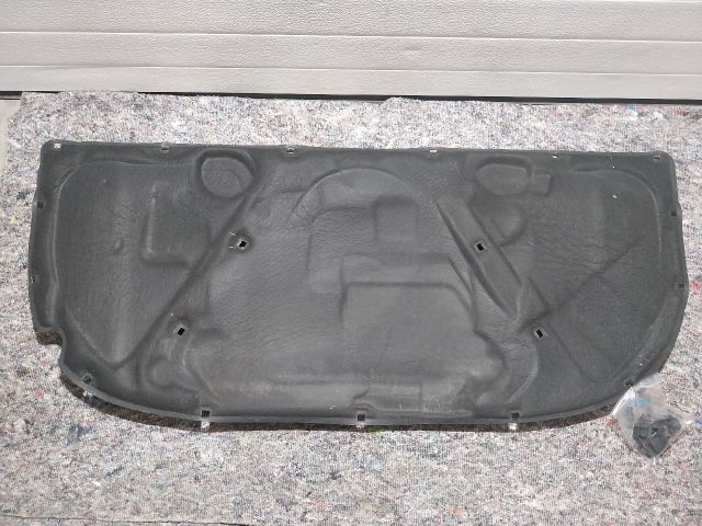 bontott AUDI A4 B6 Motorháztető Szigetelés