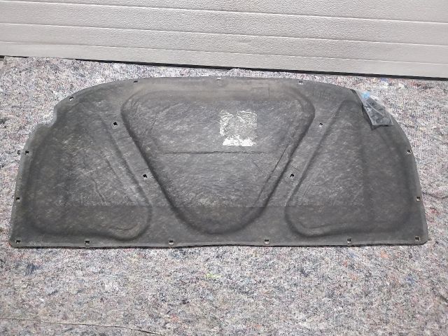 bontott AUDI A4 B6 Motorháztető Szigetelés