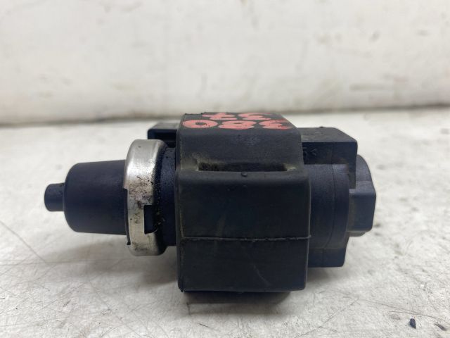 bontott AUDI A4 B6 Nyomásszabályzó Szelep