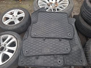 bontott AUDI A4 B6 Padlószőnyeg