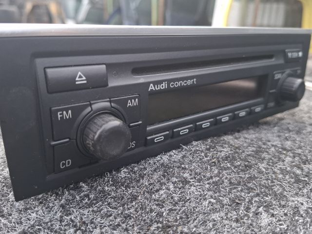 bontott AUDI A4 B6 Rádió / CD