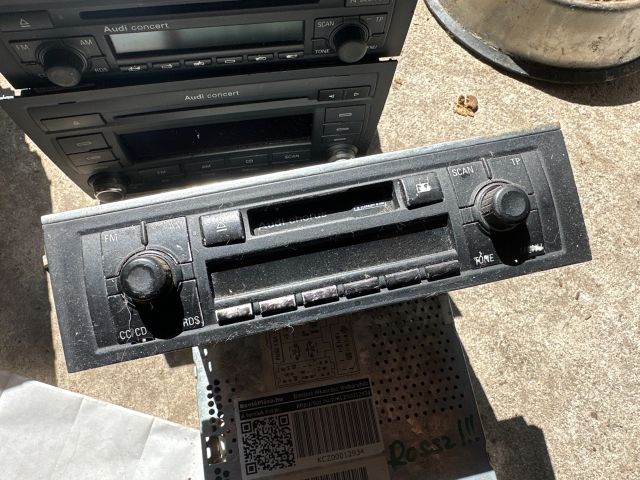 bontott AUDI A4 B6 Rádió / CD