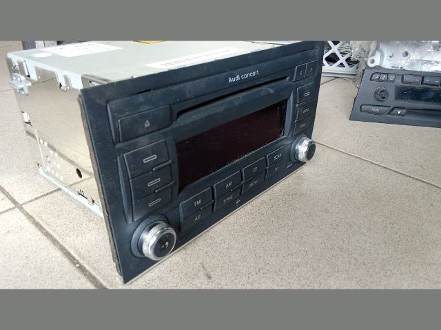 bontott AUDI A4 B6 Rádió / CD