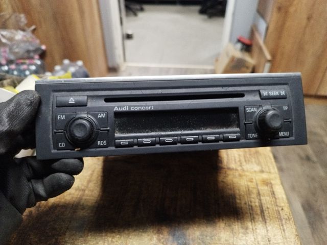 bontott AUDI A4 B6 Rádió / CD