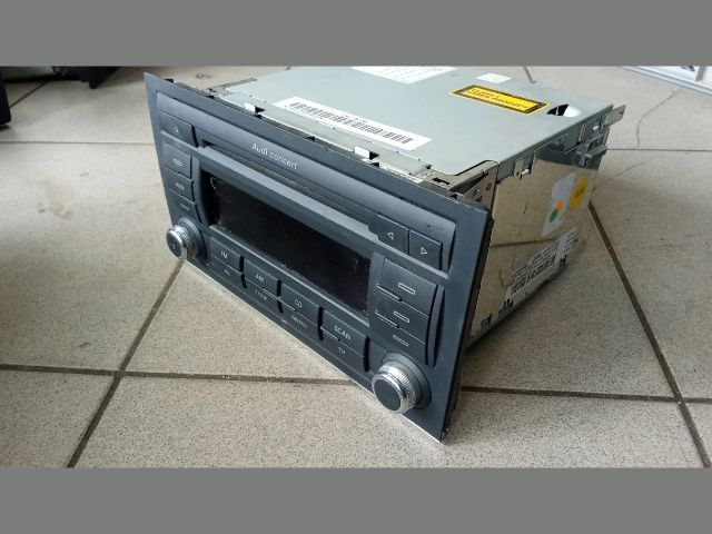 bontott AUDI A4 B6 Rádió / CD