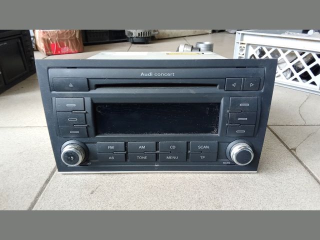 bontott AUDI A4 B6 Rádió / CD