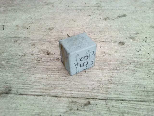bontott AUDI A4 B6 Relé