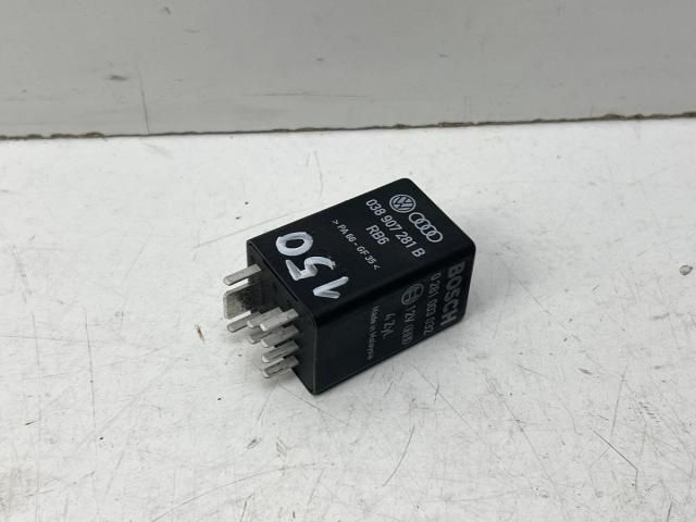 bontott AUDI A4 B6 Relé