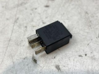 bontott AUDI A4 B6 Relé