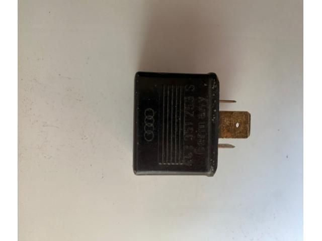 bontott AUDI A4 B6 Relé
