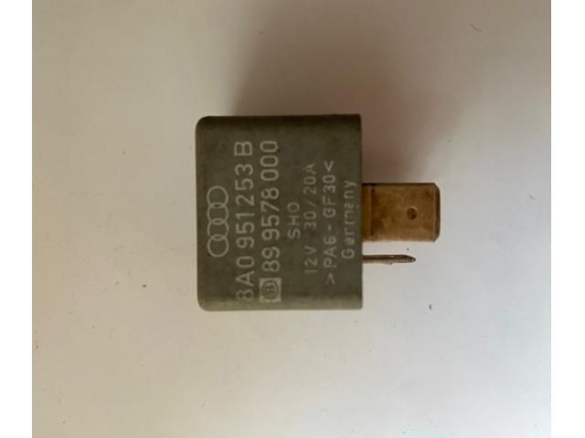 bontott AUDI A4 B6 Relé