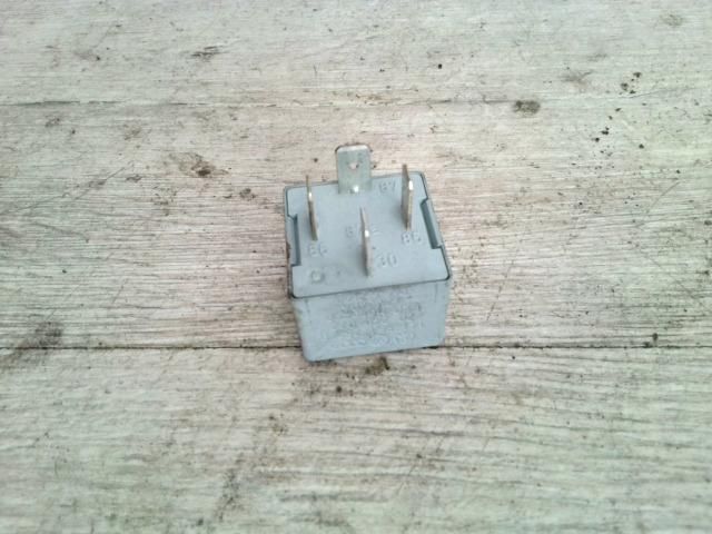 bontott AUDI A4 B6 Relé