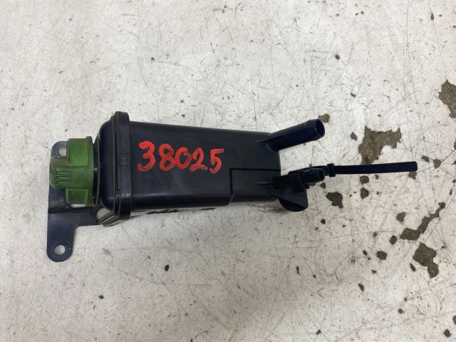 bontott AUDI A4 B6 Szervóolaj Tartály