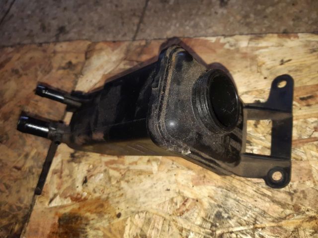 bontott AUDI A4 B6 Szervóolaj Tartály