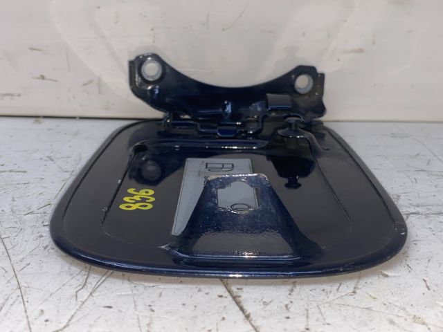 bontott AUDI A4 B6 Tankajtó