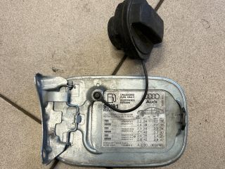 bontott AUDI A4 B6 Tankajtó