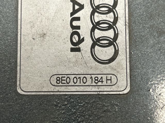 bontott AUDI A4 B6 Tankajtó