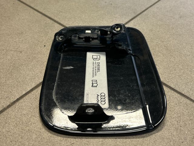 bontott AUDI A4 B6 Tankajtó