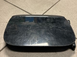 bontott AUDI A4 B6 Tankajtó