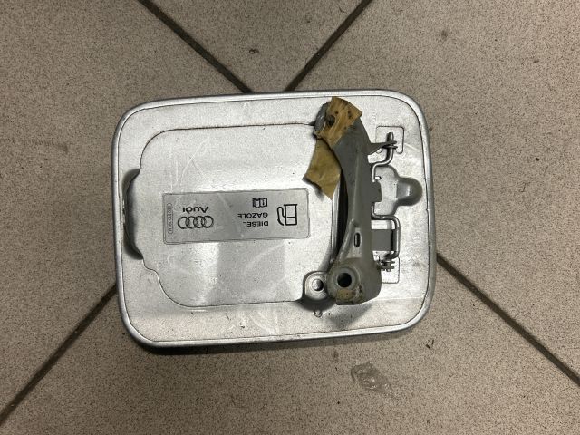 bontott AUDI A4 B6 Tankajtó