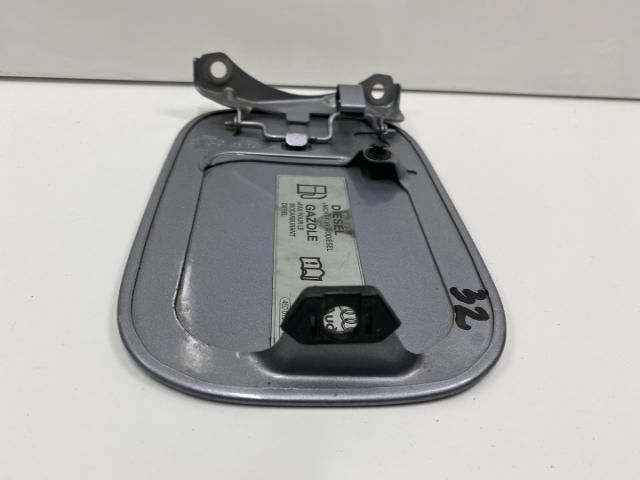 bontott AUDI A4 B6 Tankajtó