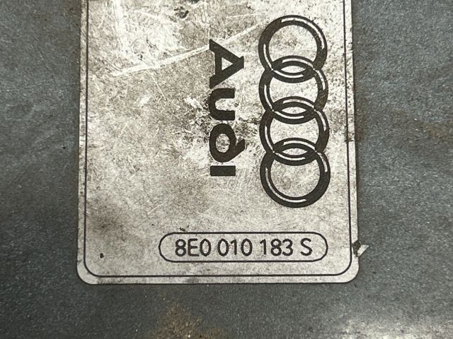 bontott AUDI A4 B6 Tankajtó