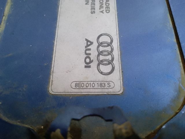 bontott AUDI A4 B6 Tankajtó