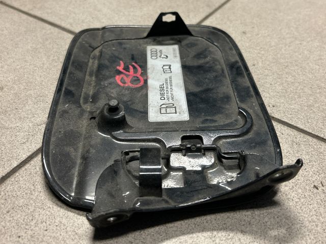 bontott AUDI A4 B6 Tankajtó