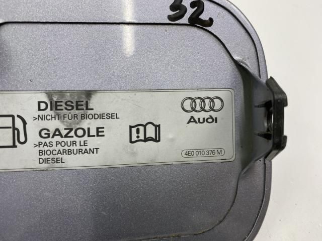 bontott AUDI A4 B6 Tankajtó