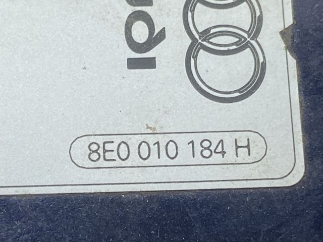 bontott AUDI A4 B6 Tankajtó