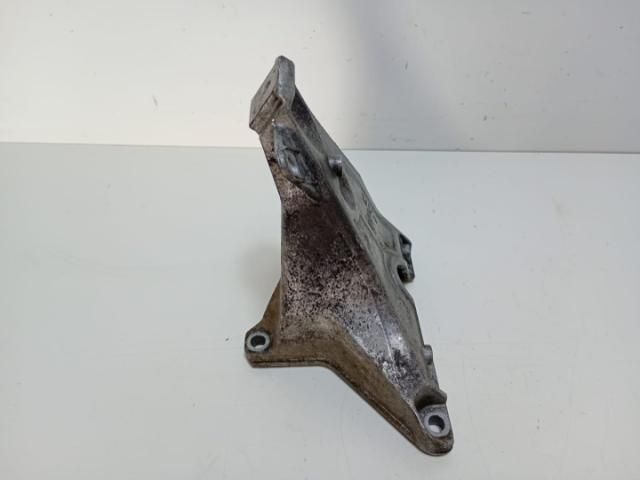 bontott AUDI A4 B6 Tartó Bak