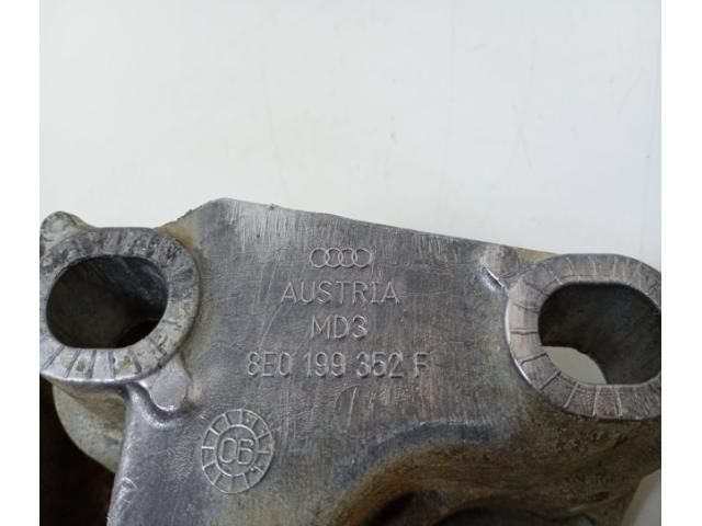 bontott AUDI A4 B6 Tartó Bak