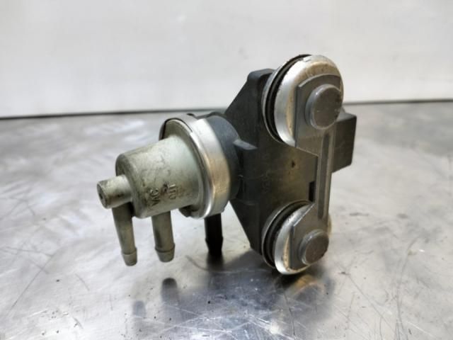 bontott AUDI A4 B6 Vákum Szelep