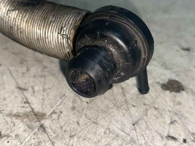 bontott AUDI A4 B6 Vákuumcső