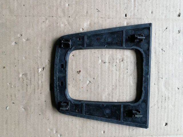 bontott AUDI A4 B6 Váltószoknya Rögzítő Keret