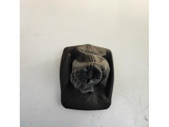 bontott AUDI A4 B6 Váltószoknya