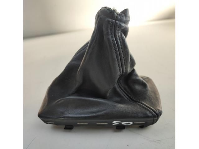 bontott AUDI A4 B6 Váltószoknya