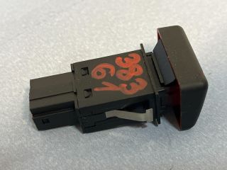 bontott AUDI A4 B6 Vészvillogó Kapcsoló