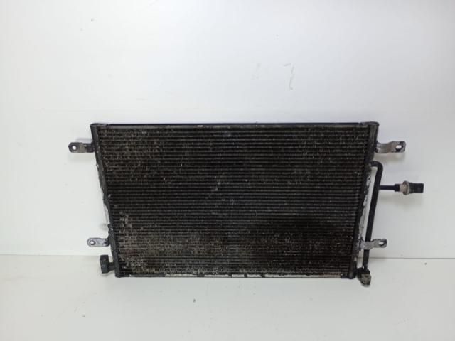 bontott AUDI A4 B6 Vízhűtő Radiátor Tartó