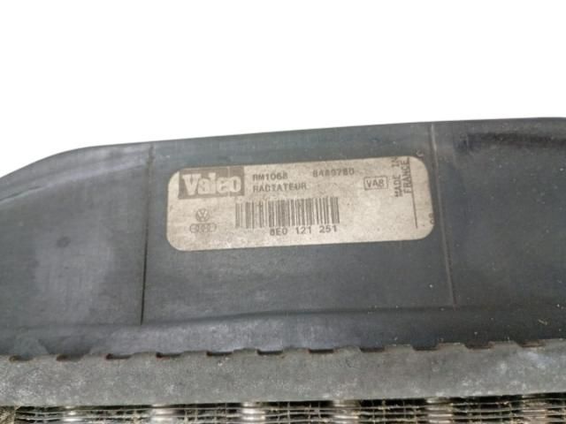 bontott AUDI A4 B6 Vízhűtő Radiátor Tartó