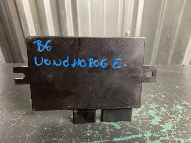 bontott AUDI A4 B6 Vonóhorog Elektronika