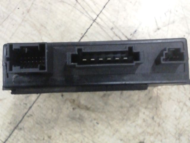 bontott AUDI A4 B6 Vonóhorog Elektronika