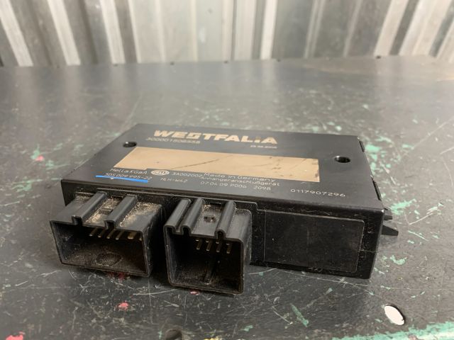 bontott AUDI A4 B6 Vonóhorog Elektronika