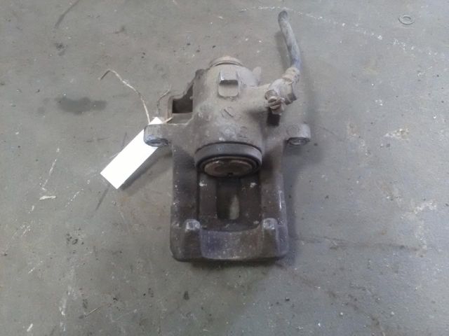 bontott AUDI A4 B7 Bal hátsó Féknyereg Munkahengerrel