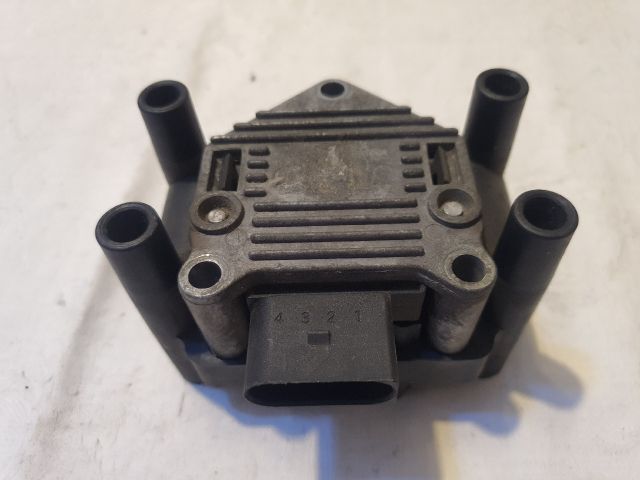 bontott AUDI A4 B7 Gyújtótrafó