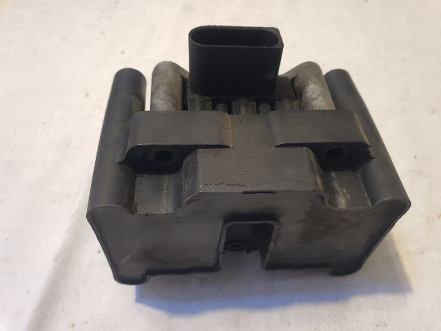 bontott AUDI A4 B7 Gyújtótrafó