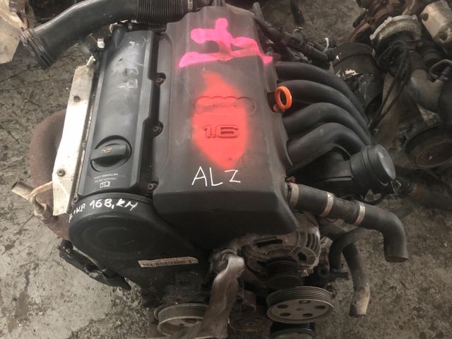 bontott AUDI A4 B7 Motor (Fűzött blokk hengerfejjel)