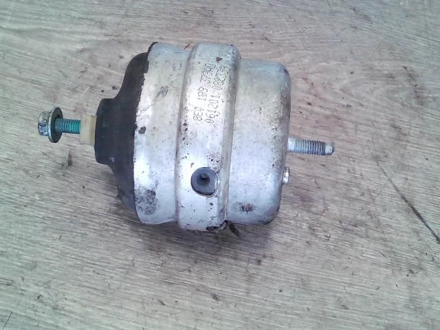 bontott AUDI A4 B7 Motor Tartó Bak (Fém)